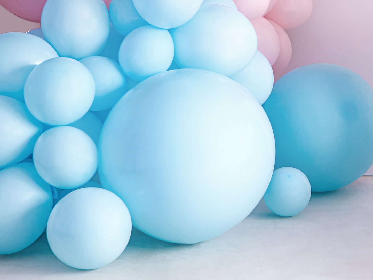 Balon rotund Albastru Pastel Pudrat 60 cm