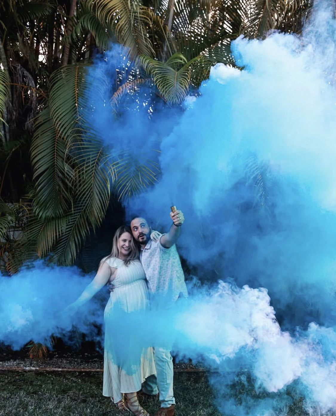 Fumigena albastra cu fitil gender reveal